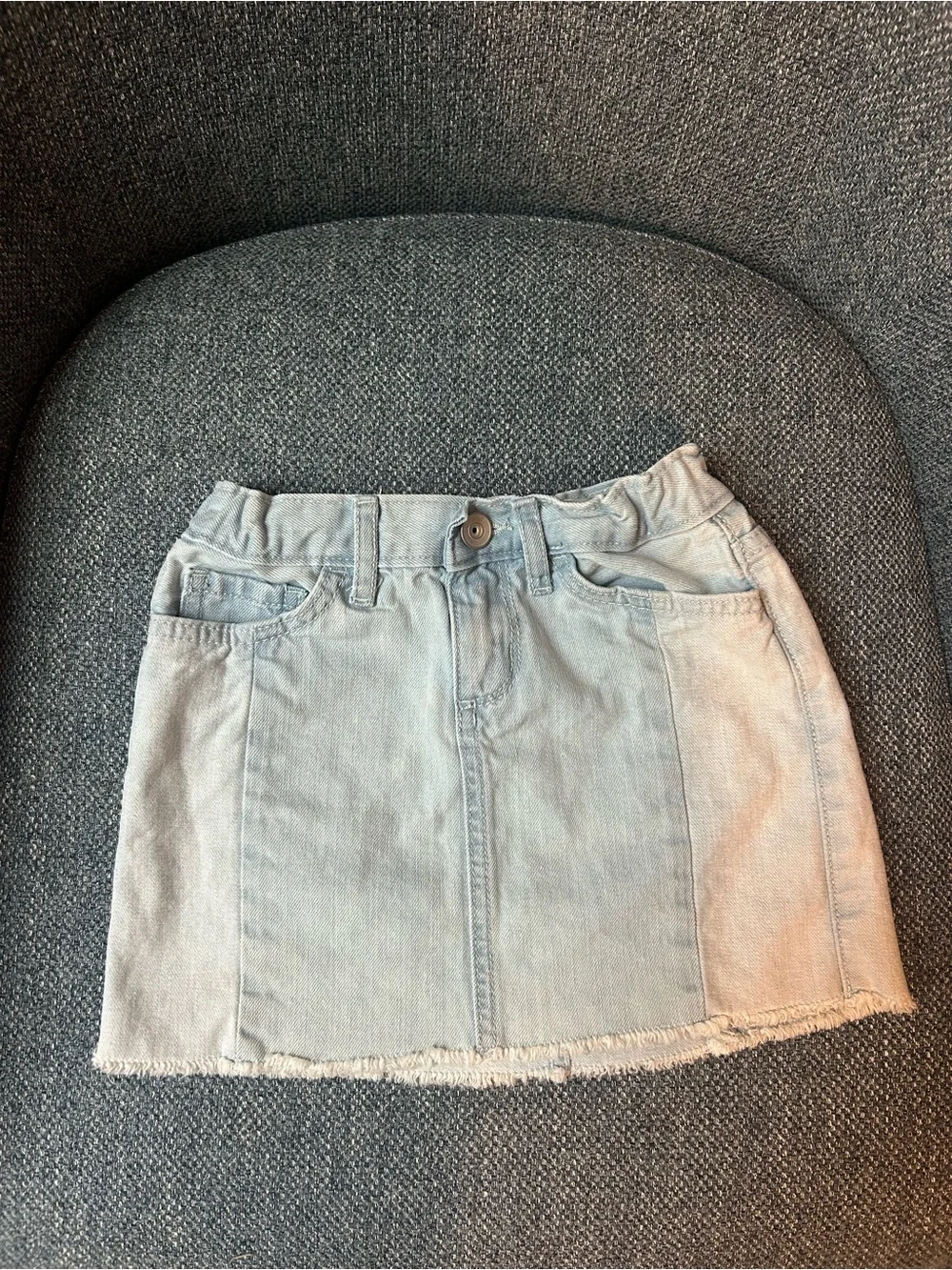 girls mini skirt